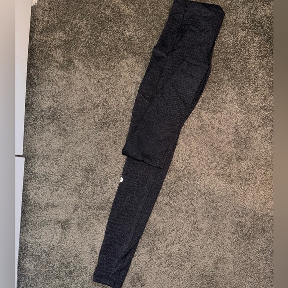 Lululemon leggings with pockets - Picture 6 of 6